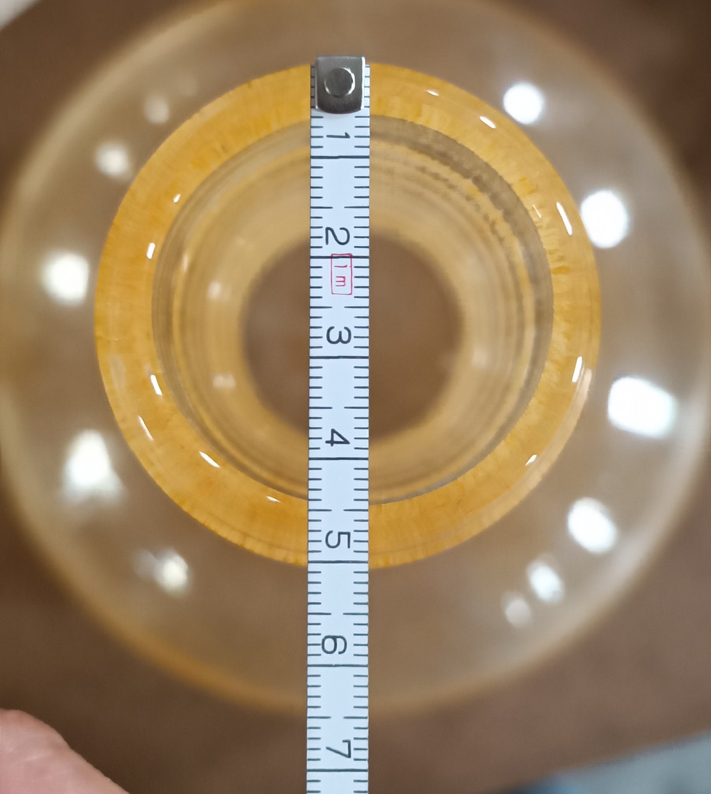 Vaso Âmbar Ondulado em Vidro Soprado