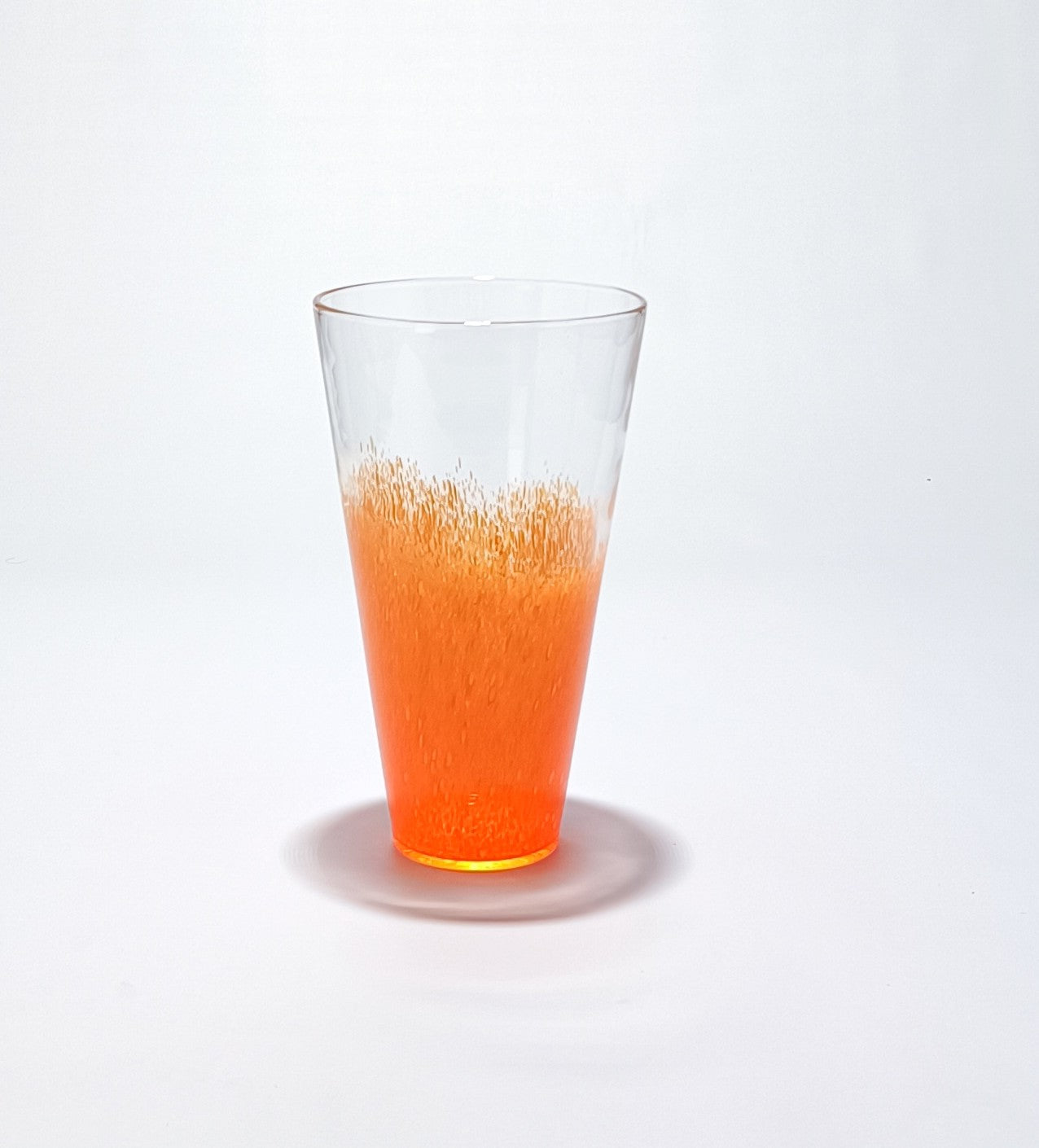 Vaso em vidro com base de grãos laranja