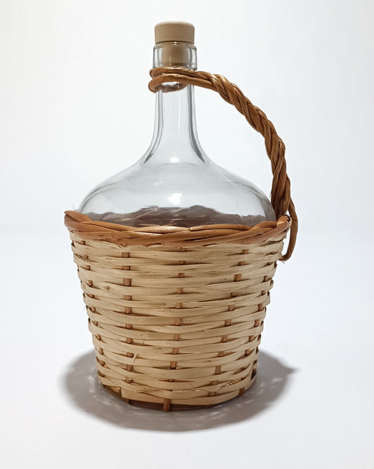 Garrafa de vidro de 2 litros com alça e forrado de vime