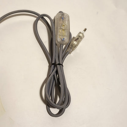 Candeeiro de mesa em vidro opalino e base em metal dourado