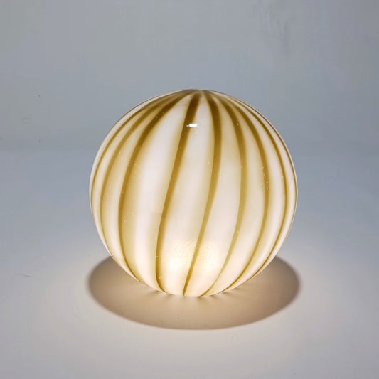 Candeeiro de Mesa Sem Fios em Vidro Opalino Verde-Oliva Raiado — Ø 25 cm