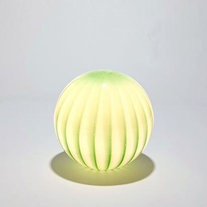 Candeeiro de Mesa Sem Fios em Vidro Opalino Verde Raiado — Ø 25 cm